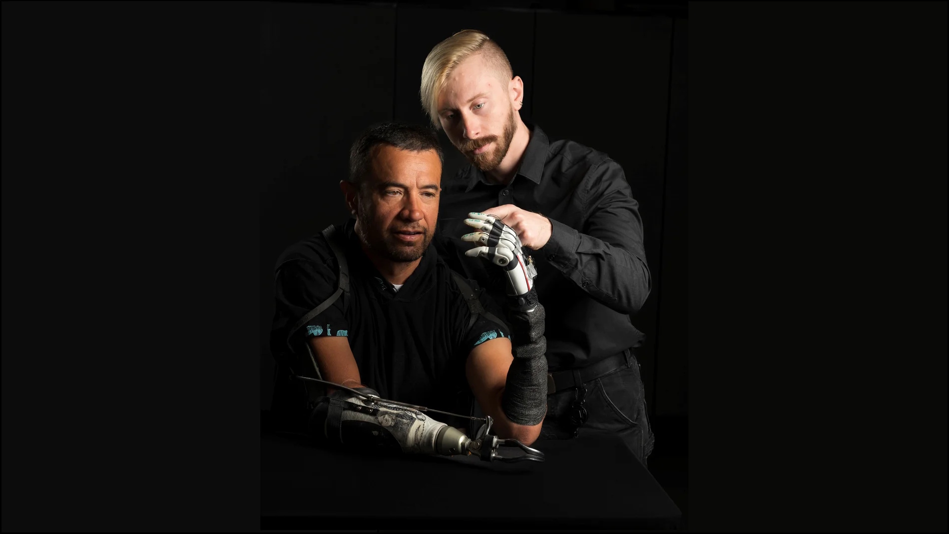  Foto de archivo de una consulta con un paciente con la pierna amputada. (EFE/Nacho Gallego)